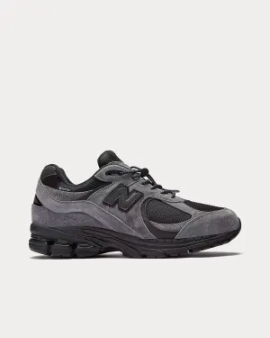 2002r Gore-Tex Grey / Black Low Top Sneakers