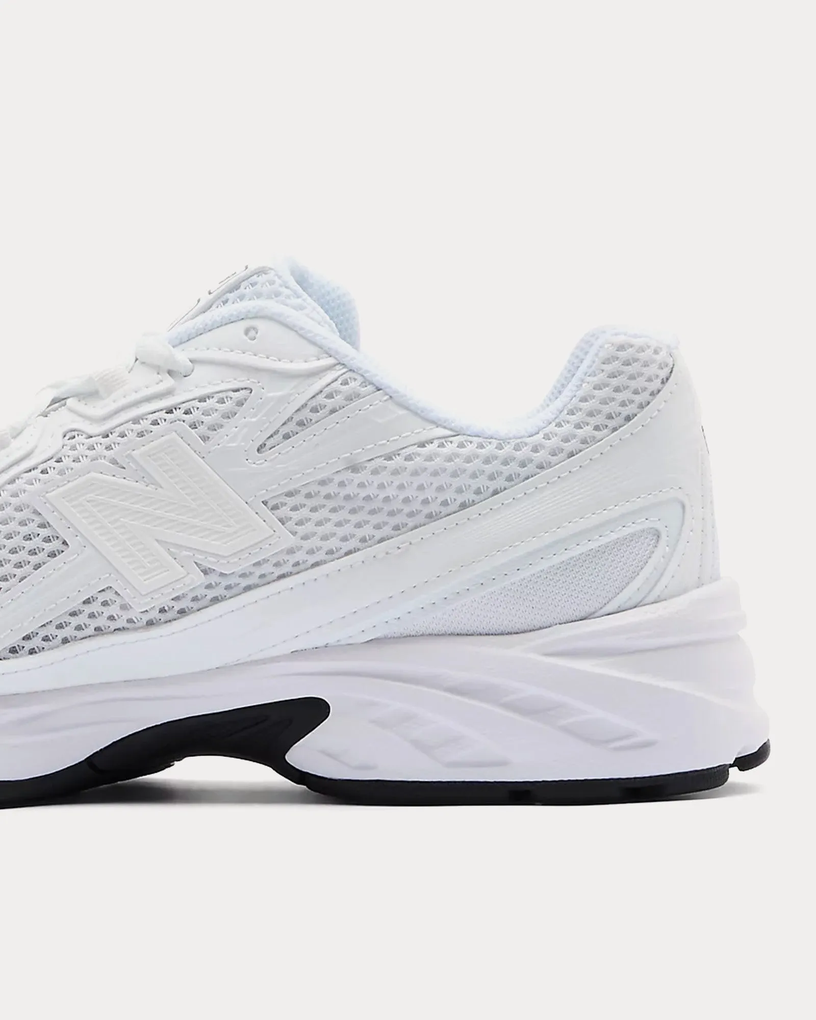 740 NB White / Black Low Top Sneakers