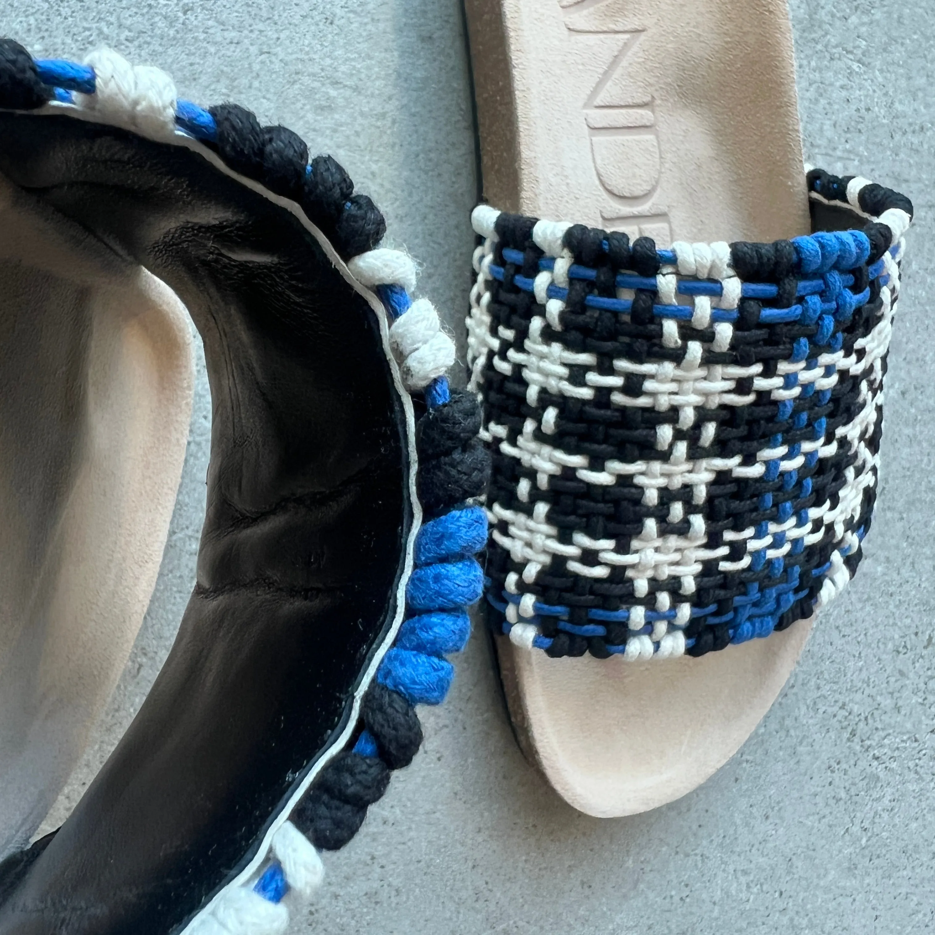Check Slide, Blue/White