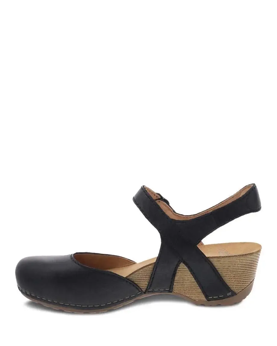Dansko Tiffani Milled Sandal – Chic, Comfortable & Versatile for All-Day Wear