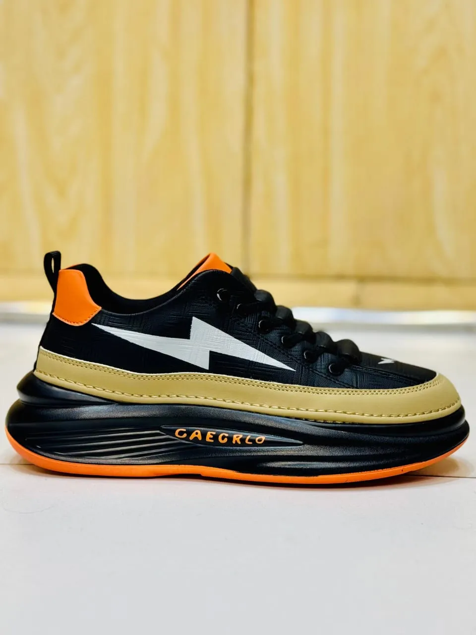Gaegrlo Thunderbolt Sneakers