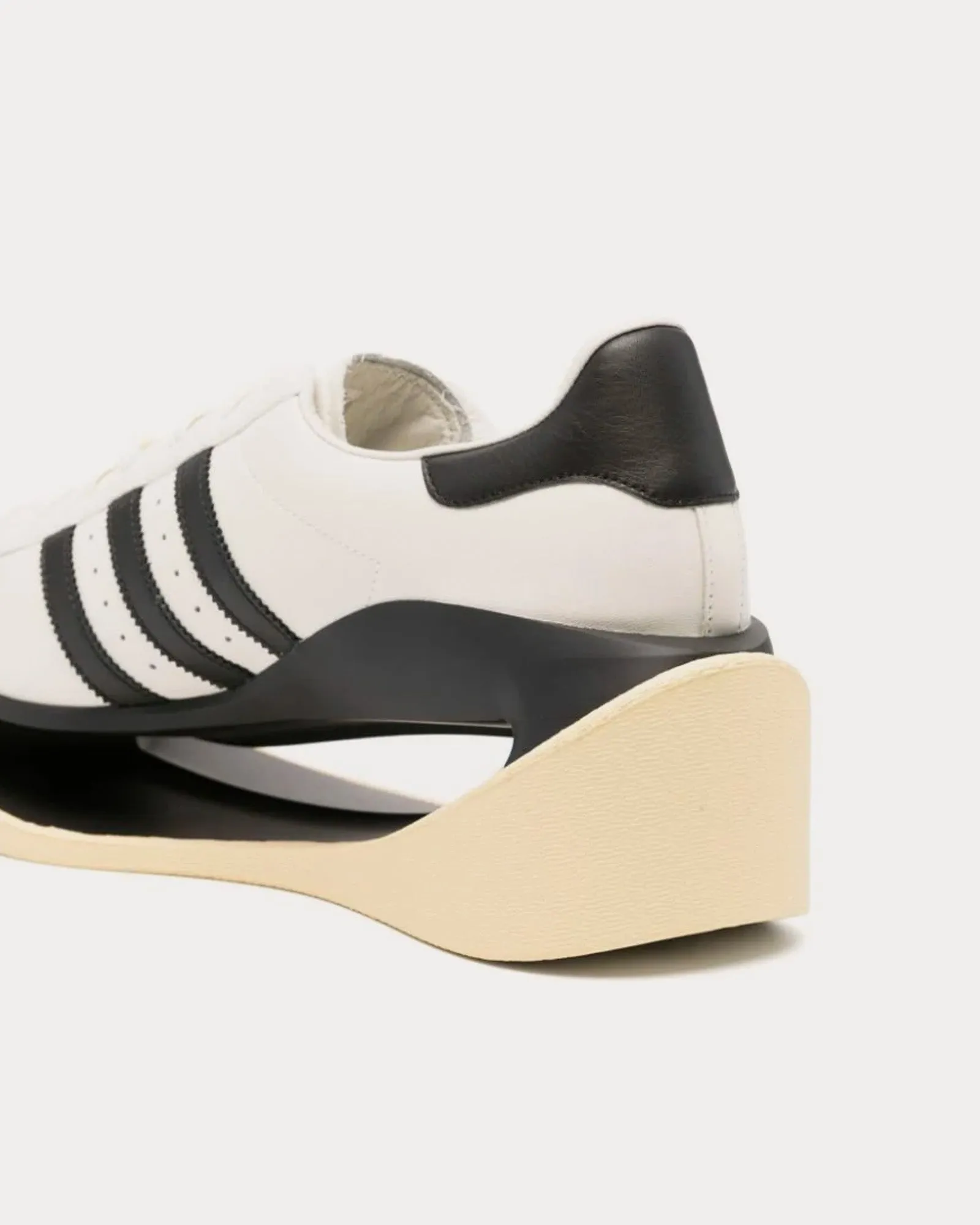 Gendo Superstar Off White / Black / Easy Yellow Low Top Sneakers
