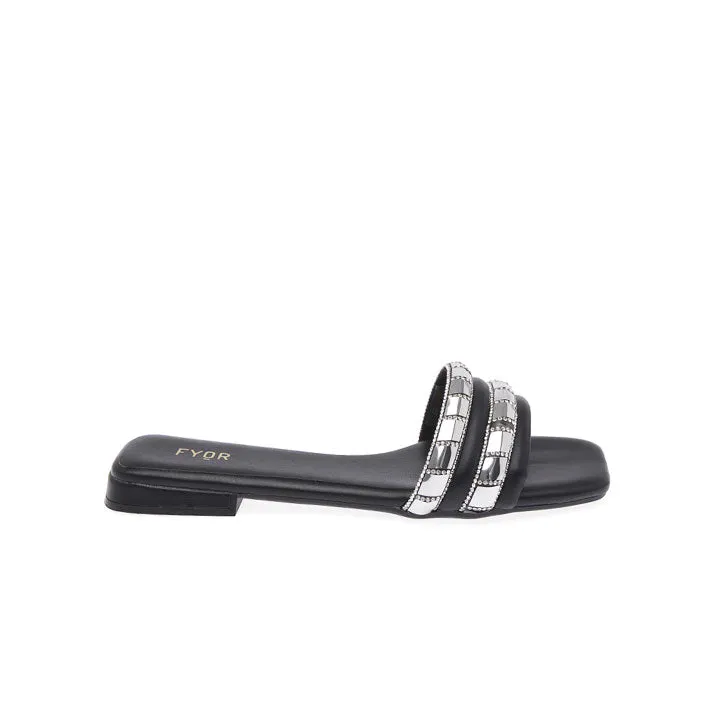 Minimalist Flat Sandal BCM 169