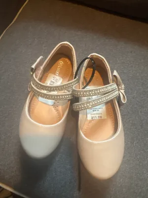 Never worn size 10 Light tan dress shoes - size Shoes:      10 & 10.5 (Little Kid)