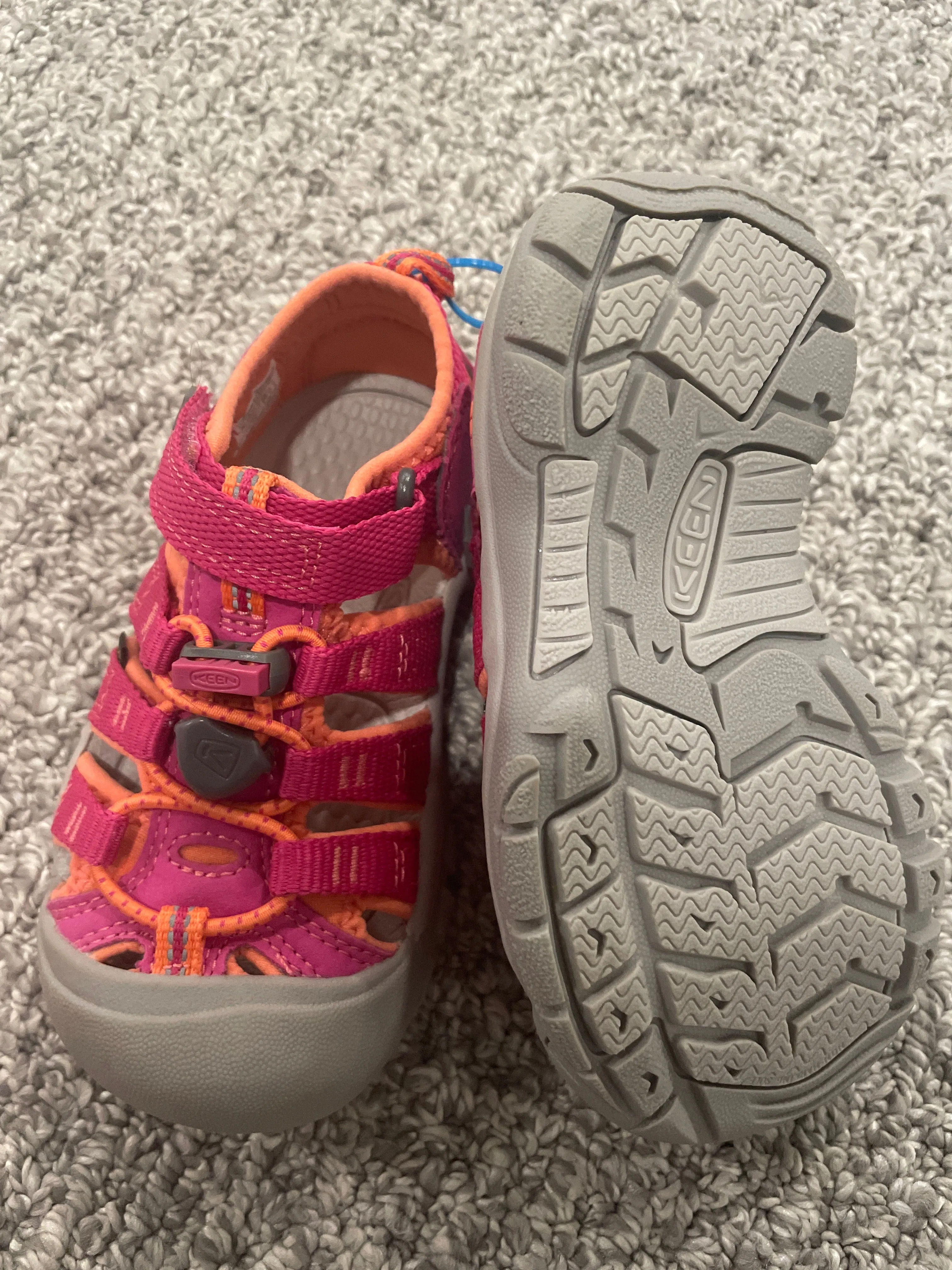 NEW Pink Keens Light Gray Bottom - size Shoes:      10 & 10.5 (Little Kid)