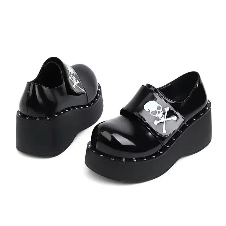 Step into the Dark Side: Gothic Thick-Soled Leather Shoes for a Bold Look 04