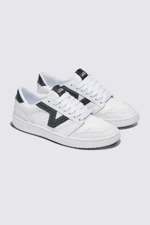 Vans Lowland 2.0 Sneakers in White | VN000D6RYB21